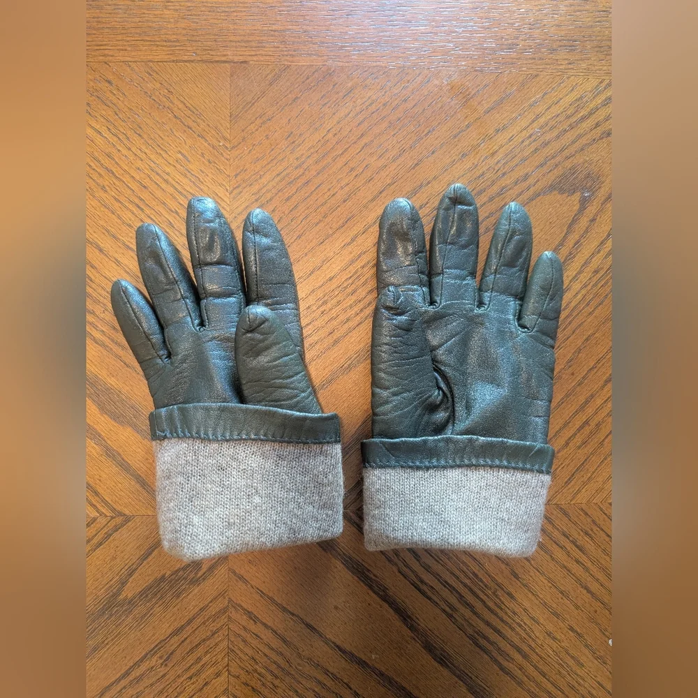 1950's Vintage Elegant Olive Green Leather Gloves With 100% Cashmere Interior